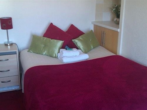 The Riverside 3*