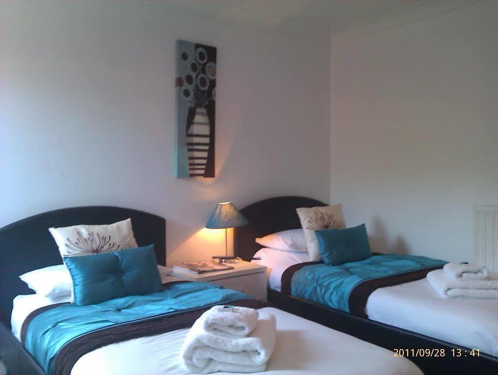 The Riverside 3*